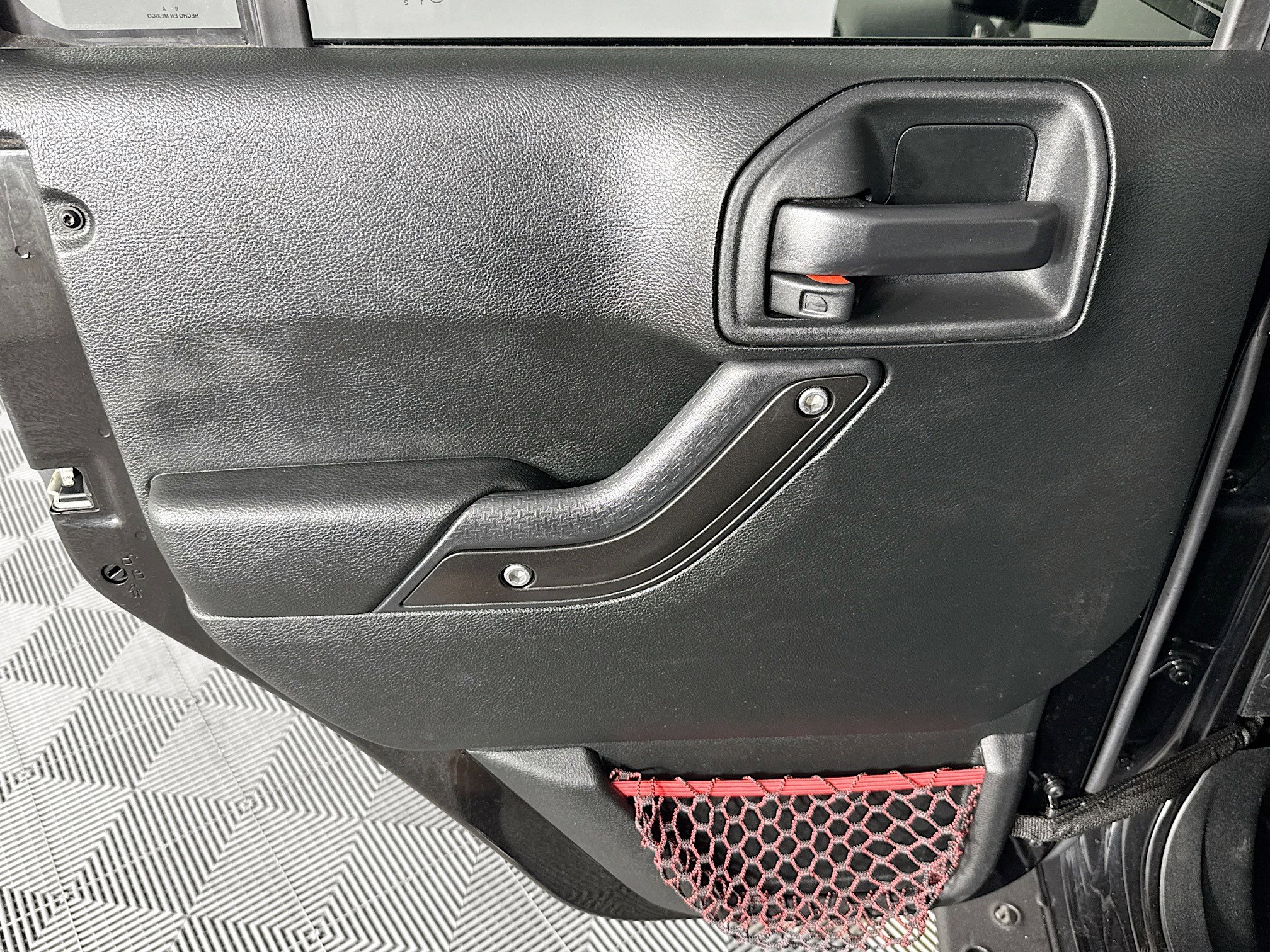 Used 2018 Jeep Wrangler Unlimited Rubicon w/ Connectivity Group image 23