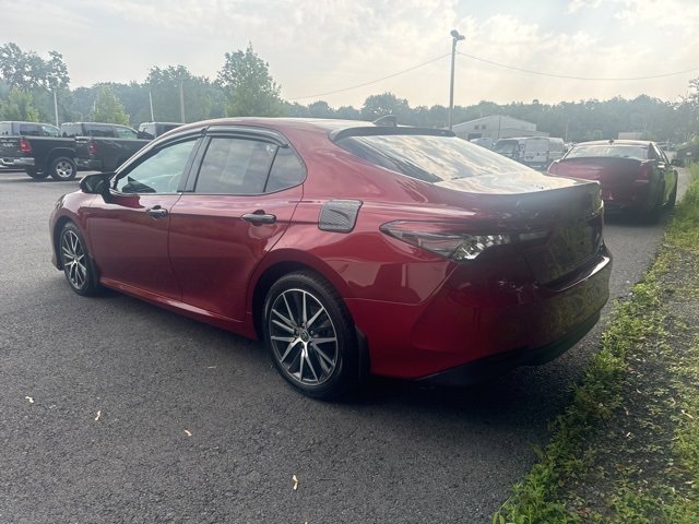 Used 2022 Toyota Camry XLE image 4