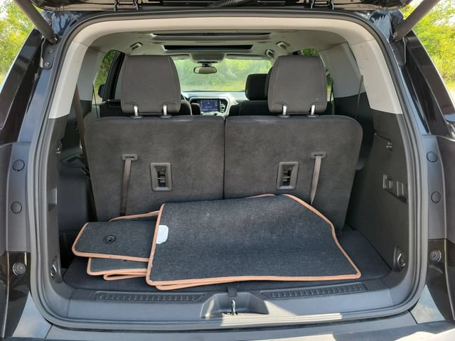 Certified 2020 GMC Acadia AT4 w/ Driver Alert Package II AWD/4WD image 32