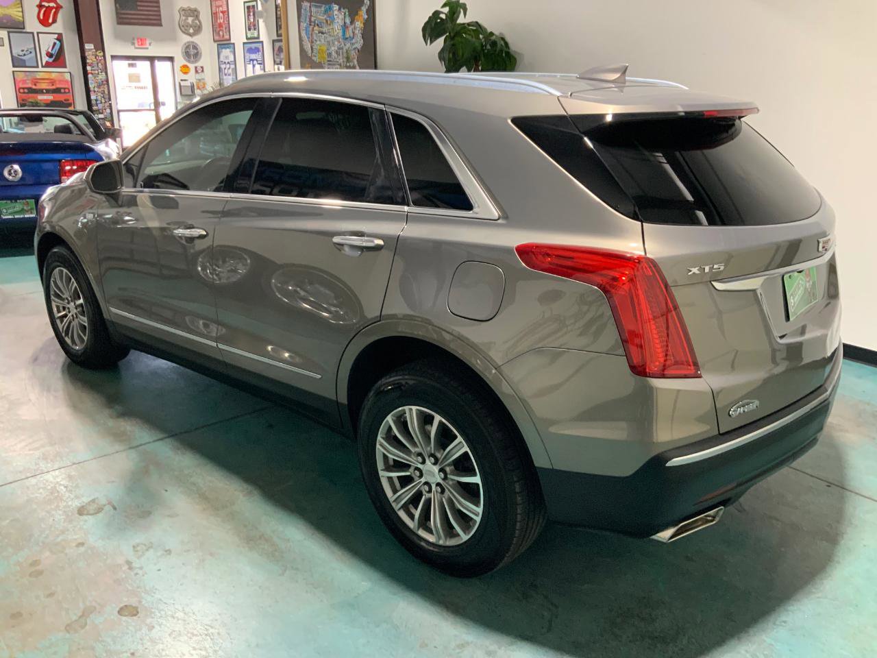 Used 2017 Cadillac XT5 Luxury FWD image 5