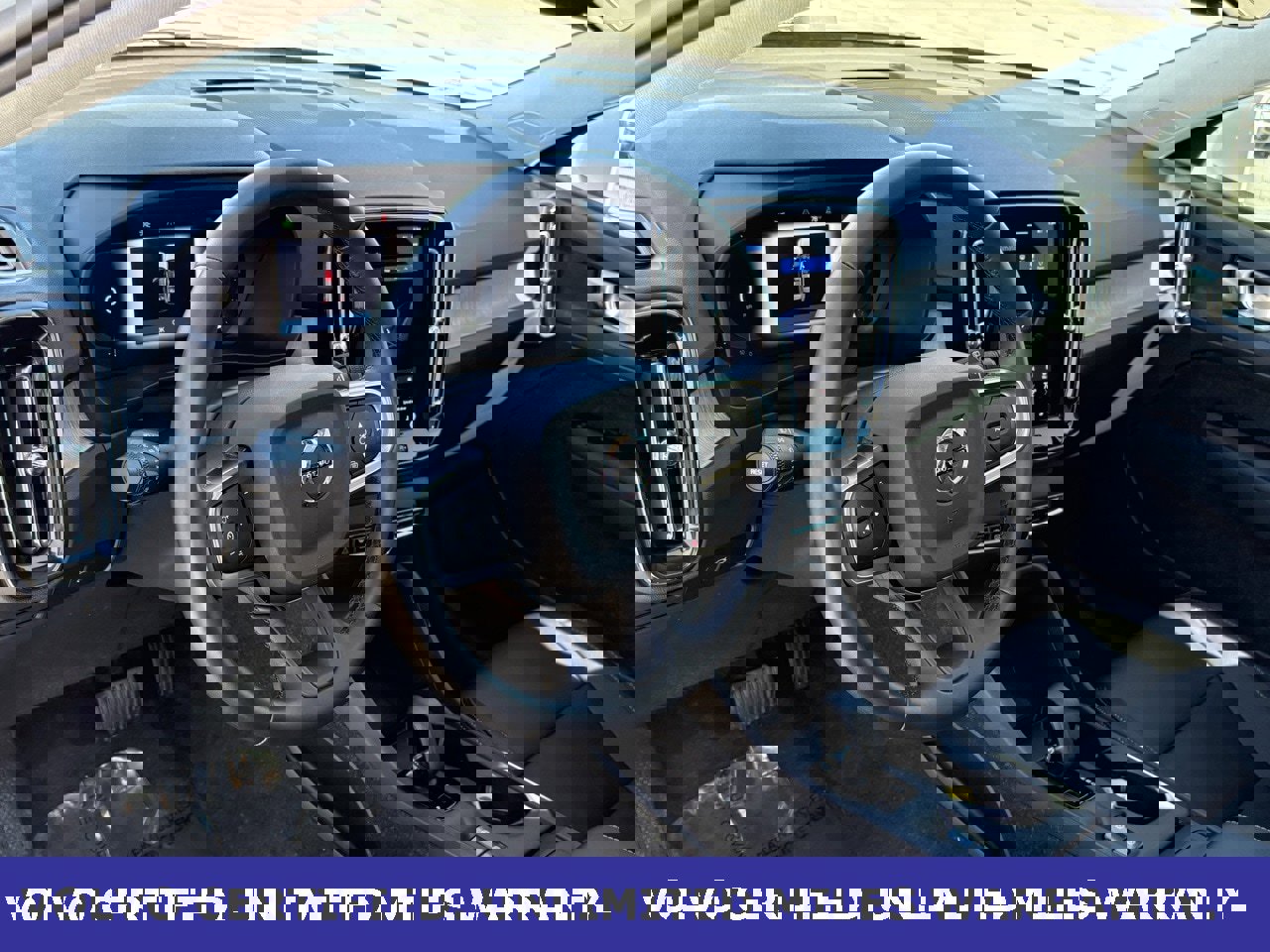 Certified 2025 Volvo XC40 B5 Core image 14