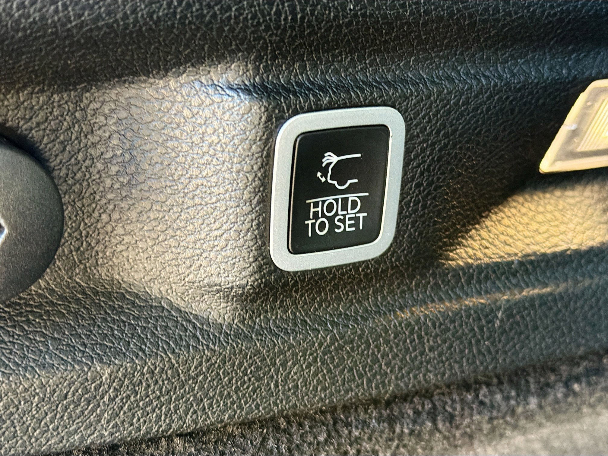 Used 2022 Jeep Grand Cherokee L Overland image 15