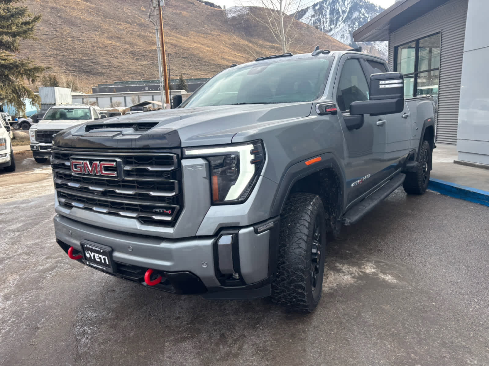 Used 2024 GMC Sierra 2500 AT4 w/ AT4 Premium Plus Package image 9