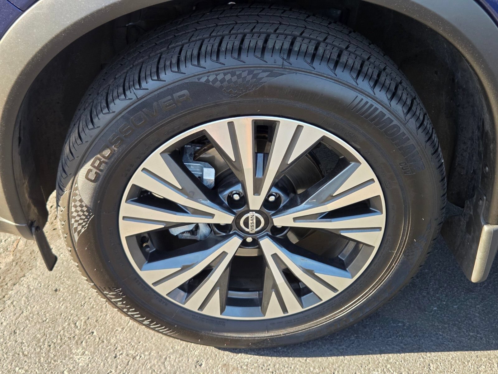 Used 2021 Nissan Rogue SV FWD image 9