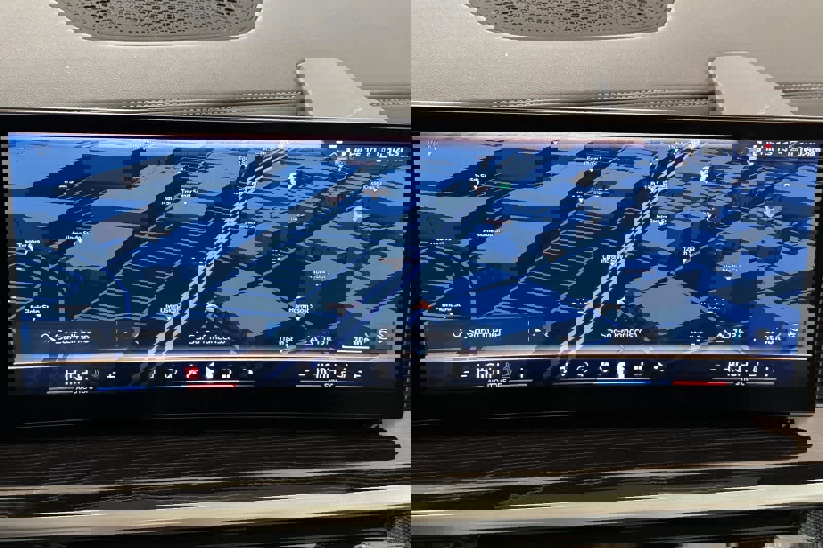 Used 2026 BMW X7 xDrive40i w/ M Sport Package image 19