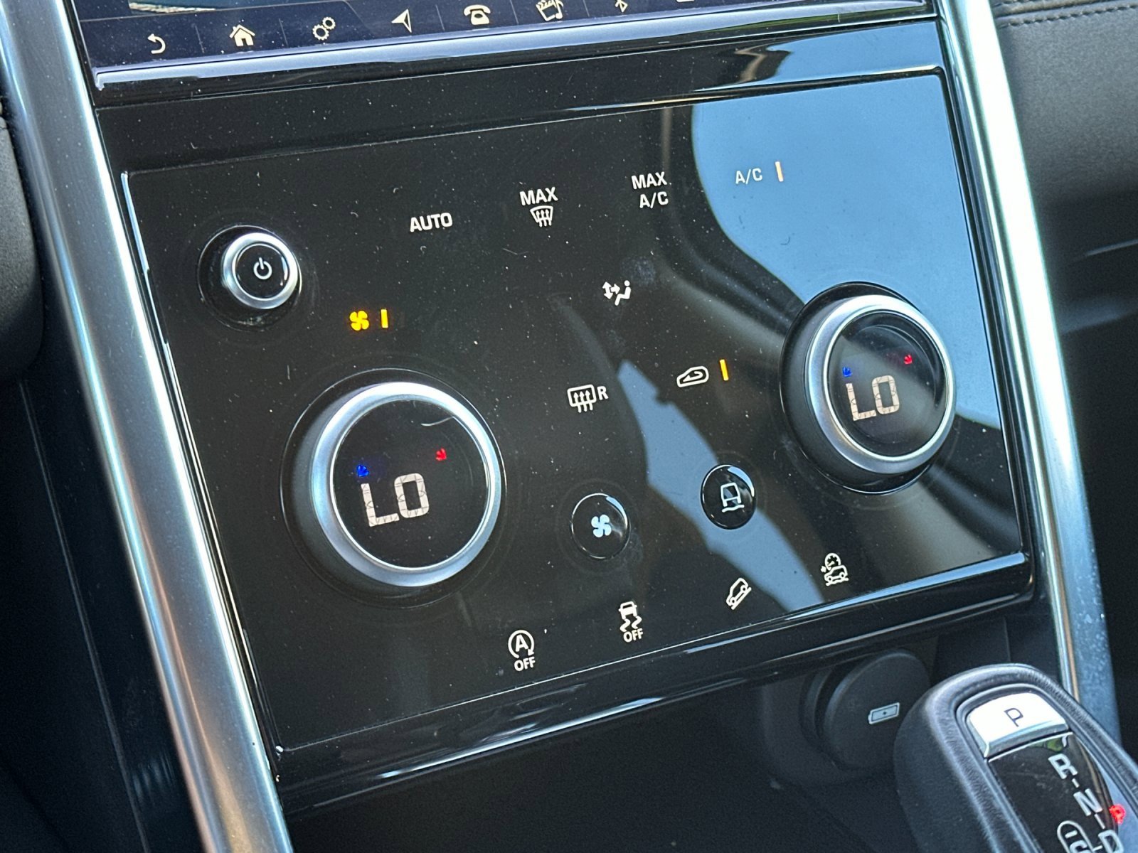 Used 2020 Land Rover Discovery Sport S image 21