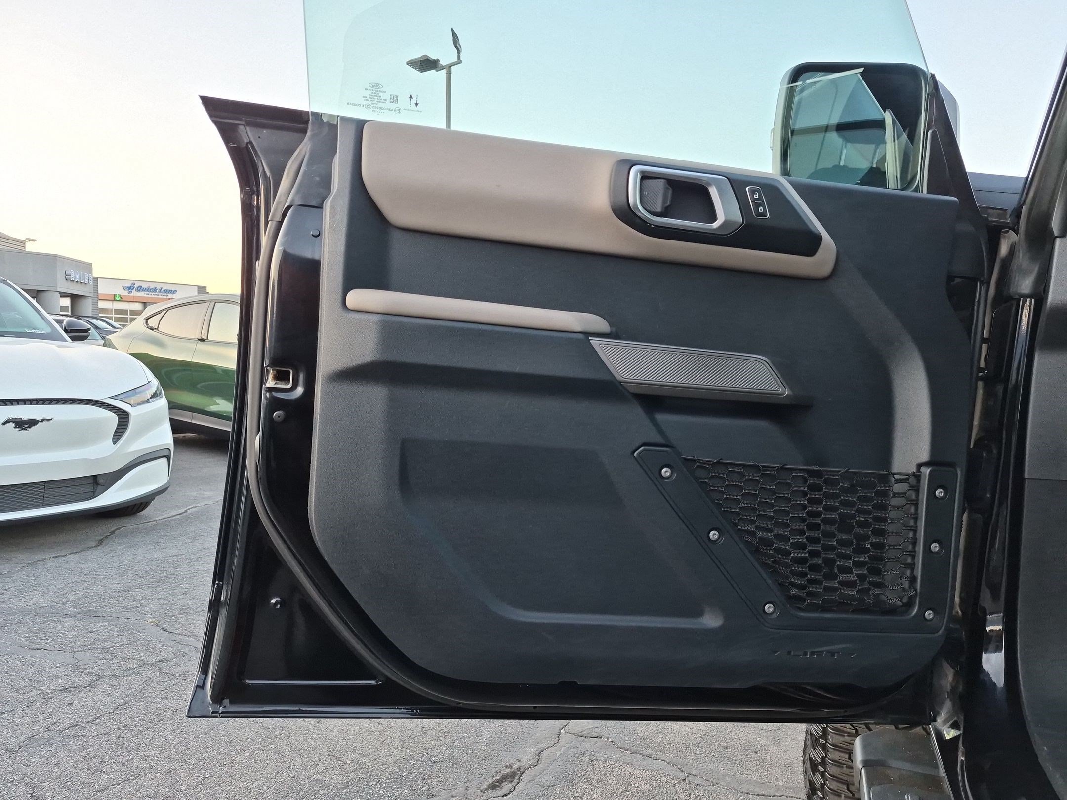 Used 2023 Ford Bronco Wildtrak AWD/4WD image 15