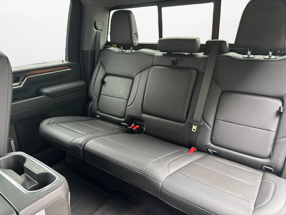 Certified 2025 GMC Sierra 3500 Denali w/ Denali Reserve Package AWD/4WD image 12