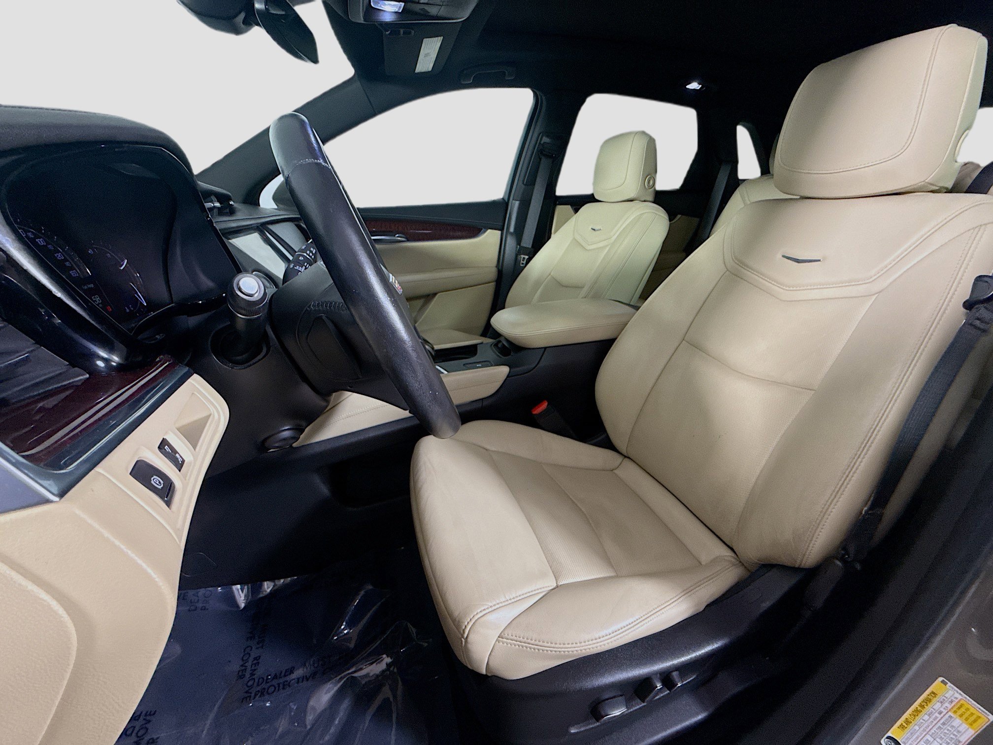 Used 2018 Cadillac XT5 Luxury w/ Driver Awareness Package image 22