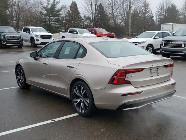 Used 2024 Volvo S60 B5 Core image 4