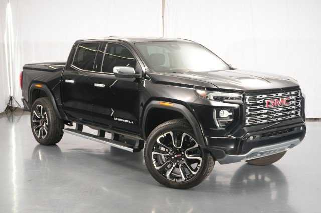 Used 2024 GMC Canyon Denali AWD/4WD image 8