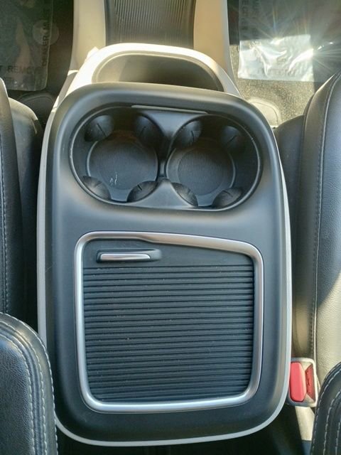 Used 2022 Chrysler Pacifica Touring-L image 28