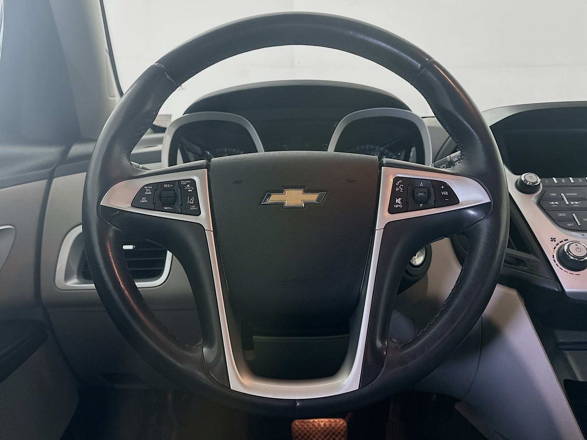 Used 2015 Chevrolet Equinox LTZ FWD image 16