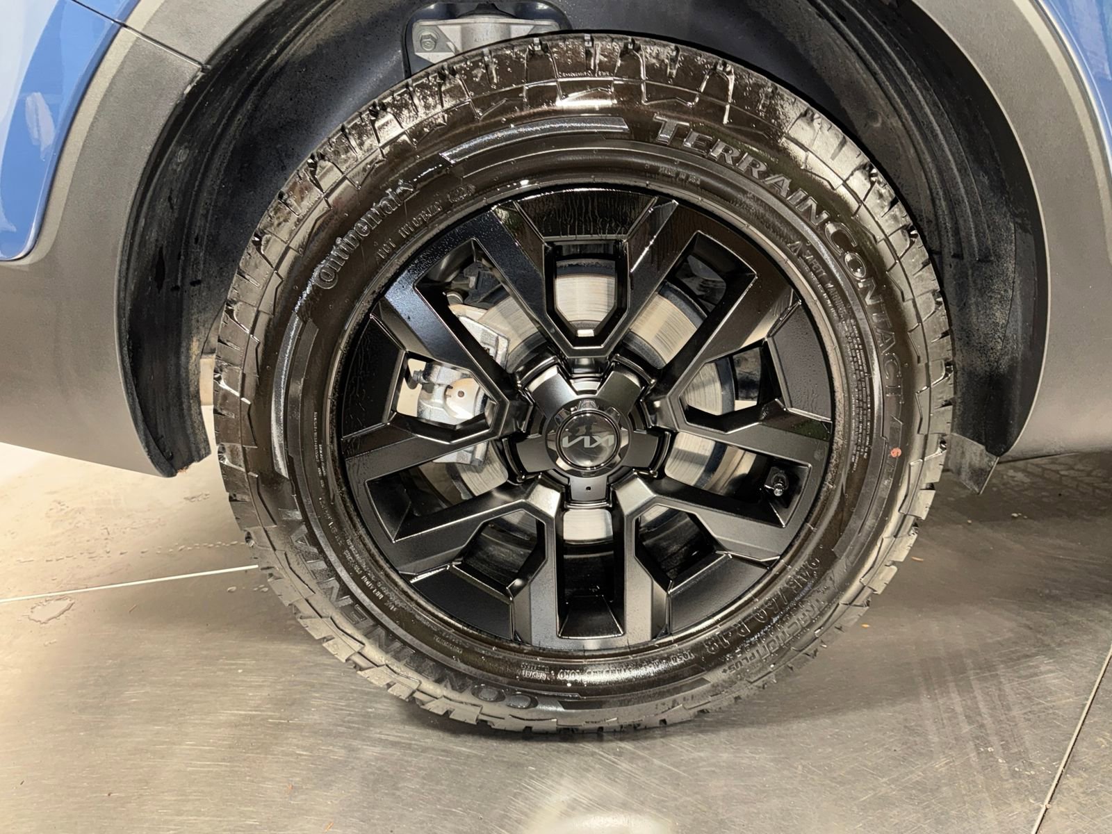 Used 2025 Kia Telluride AWD image 13
