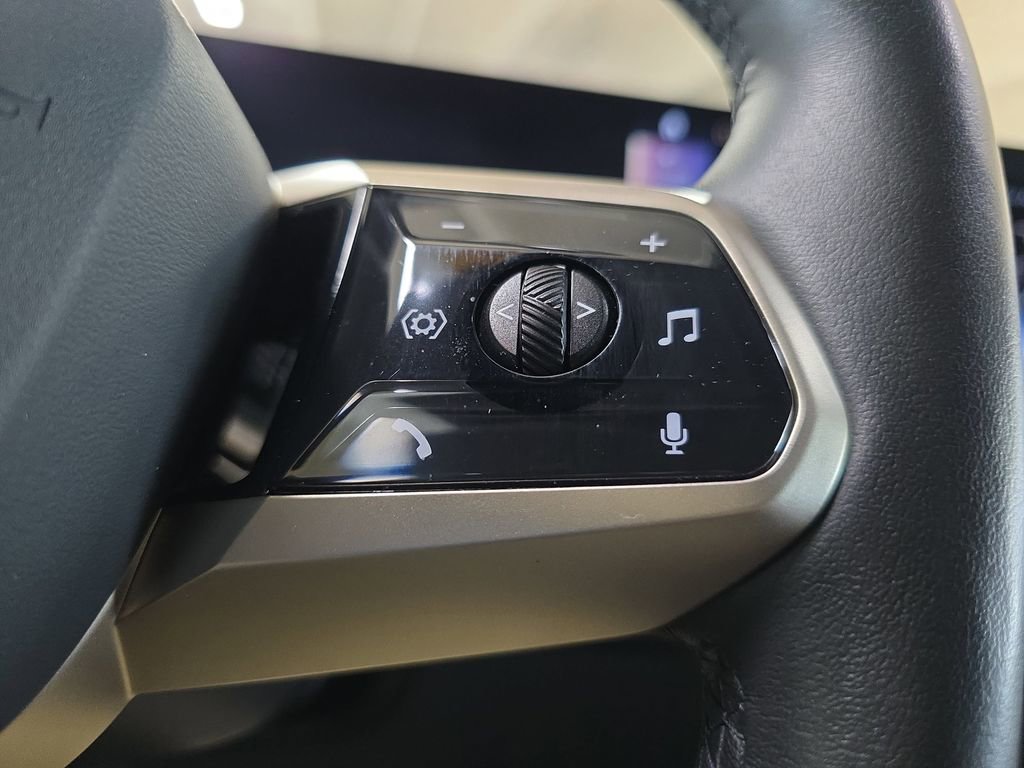 Used 2023 BMW iX xDrive50 image 21