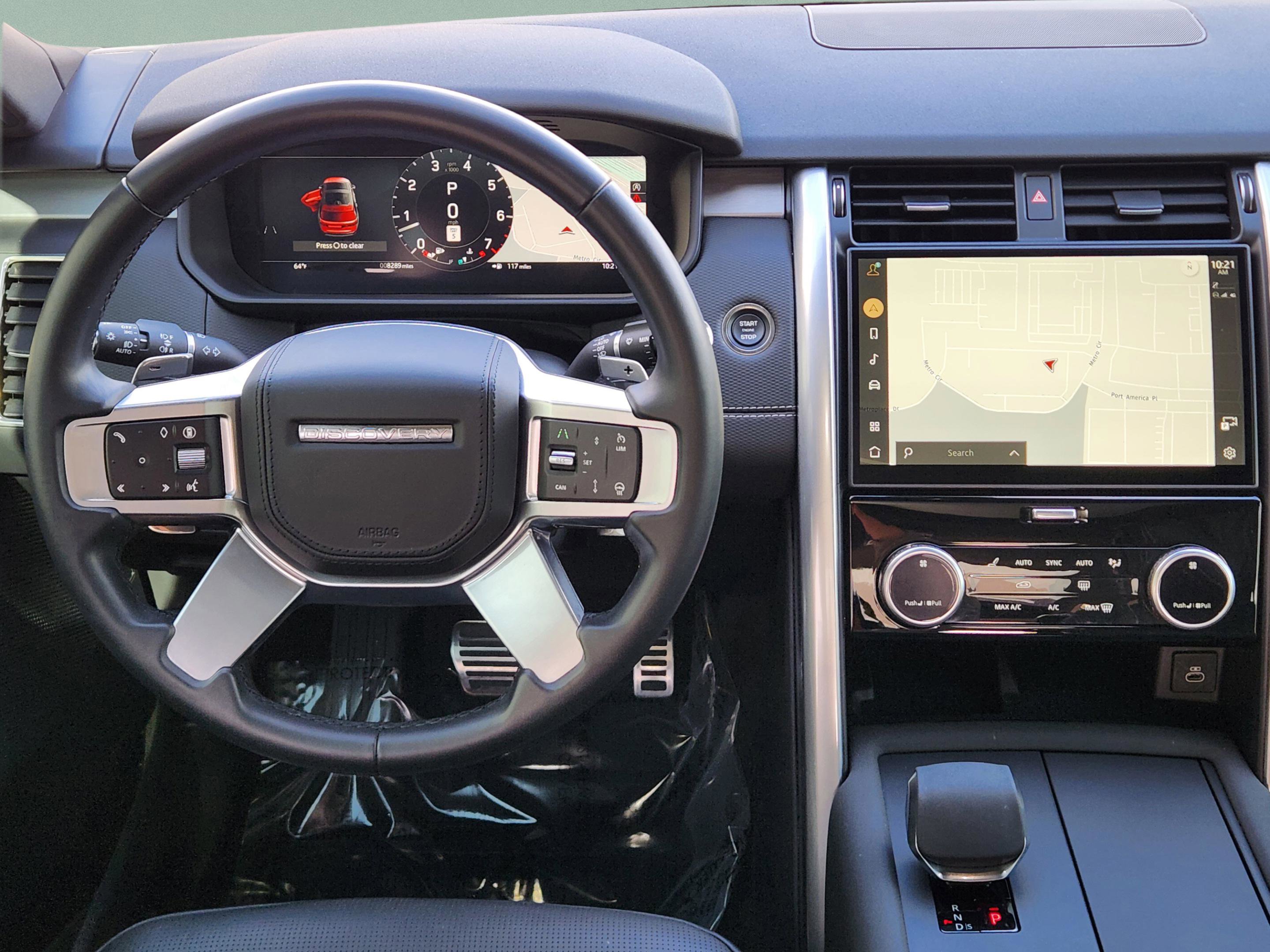 Certified 2025 Land Rover Discovery Dynamic SE image 26