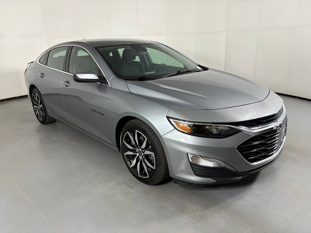 Used 2024 Chevrolet Malibu RS FWD image 2
