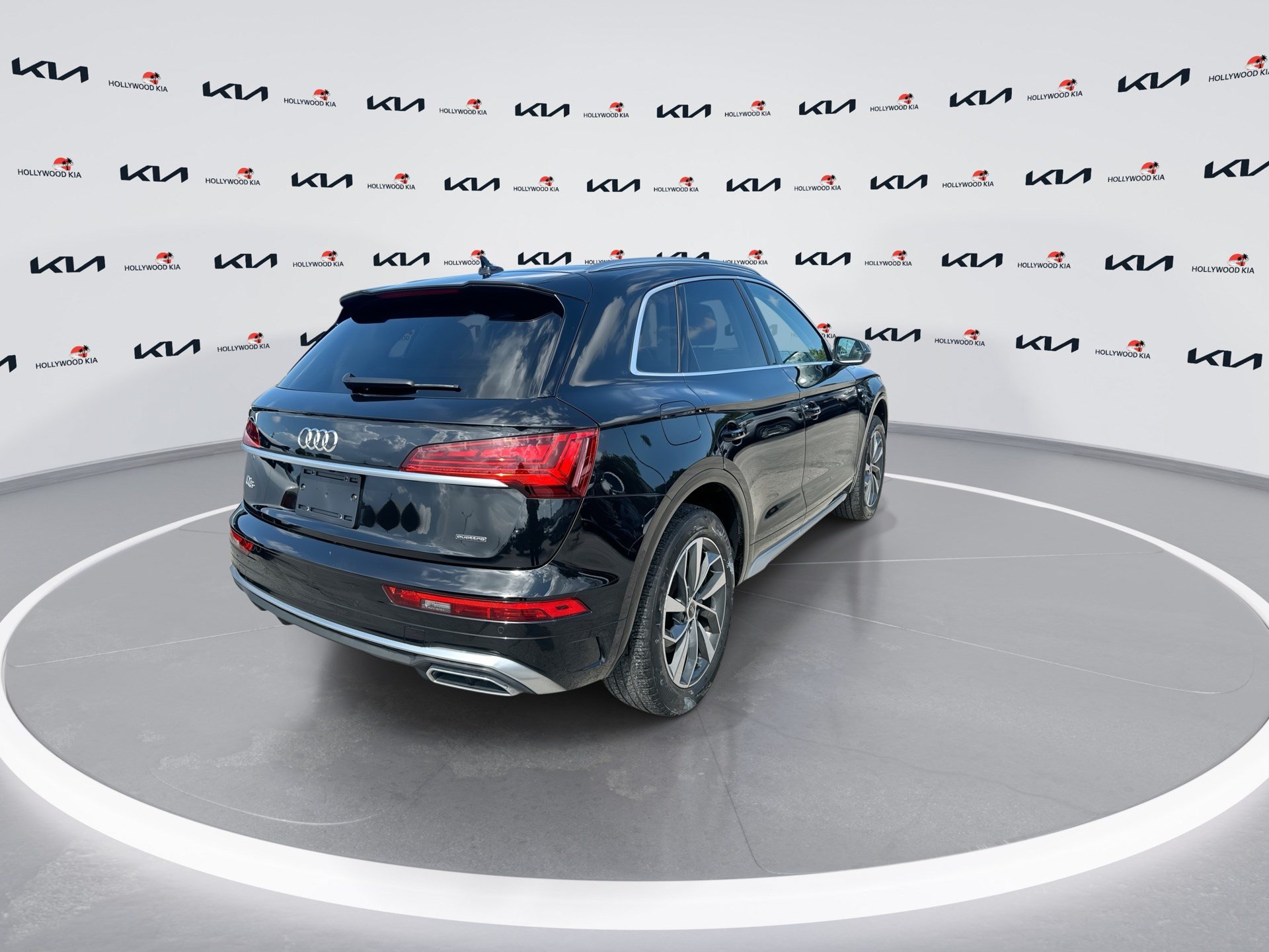 Used 2023 Audi Q5 2.0T Premium Plus w/ Premium Plus Package AWD/4WD image 8
