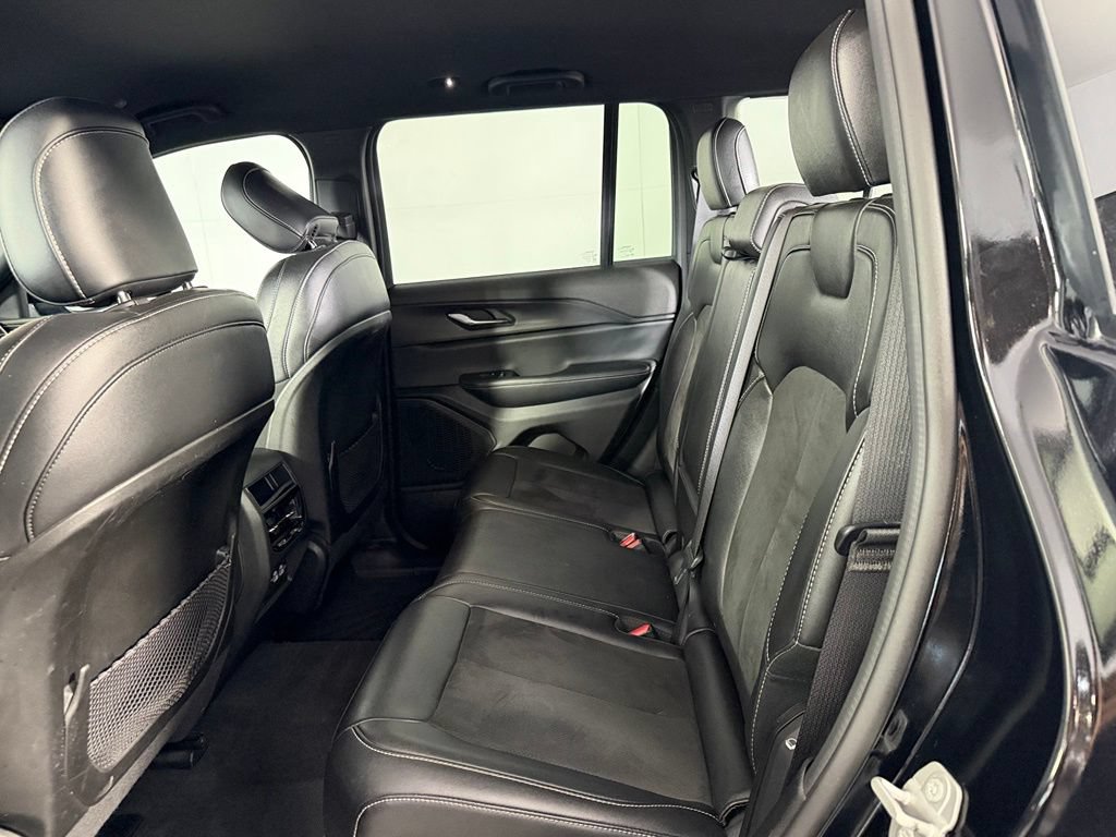 Certified 2024 Jeep Grand Cherokee Altitude AWD/4WD image 18