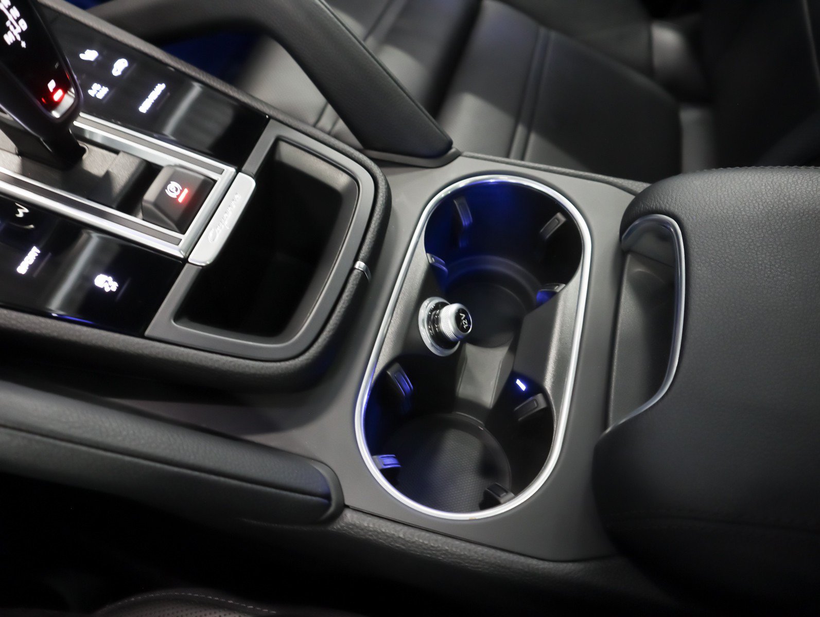 Certified 2023 Porsche Cayenne Platinum Edition AWD/4WD image 19