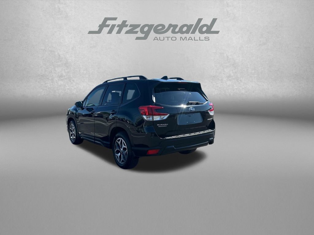 Used 2019 Subaru Forester Premium w/ All-Weather Package AWD/4WD image 5