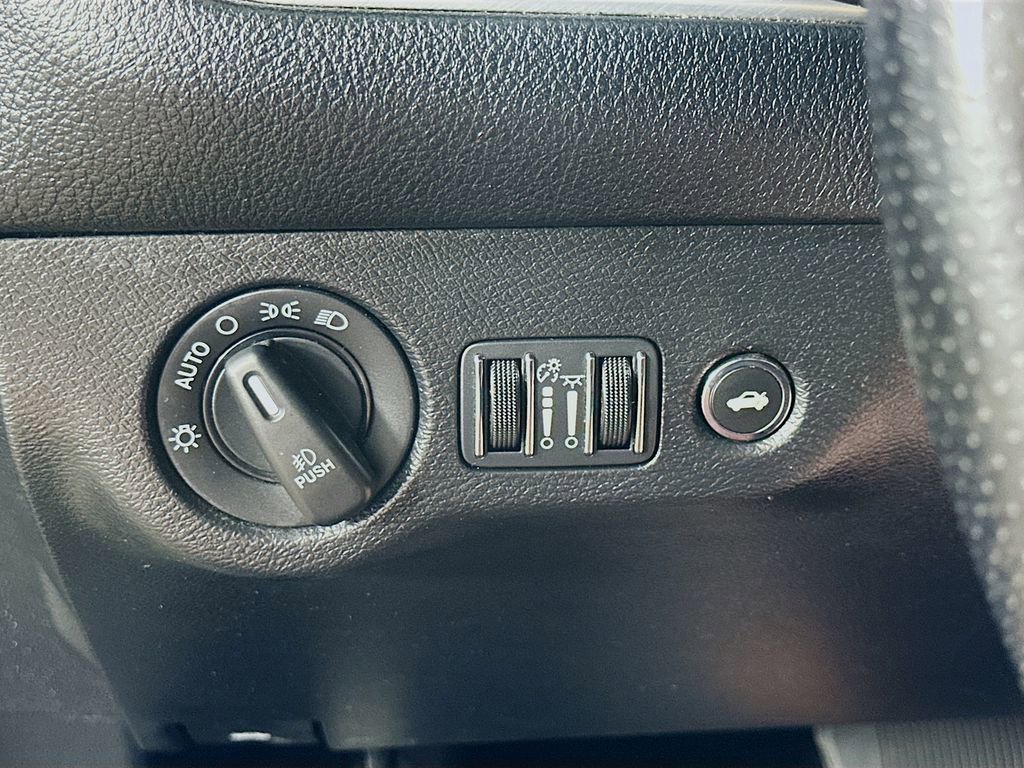 Used 2022 Dodge Challenger R/T RWD image 19