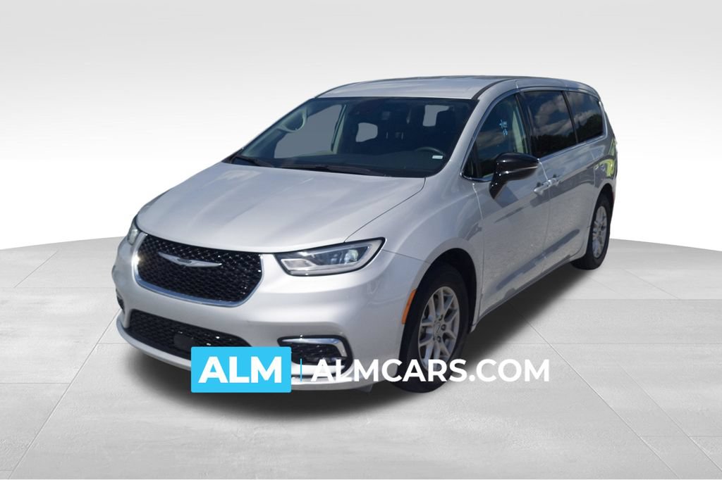 Used 2024 Chrysler Pacifica Touring-L
