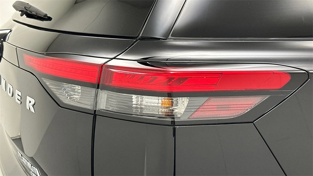 Certified 2022 Nissan Pathfinder Platinum w/ Cargo Package image 25