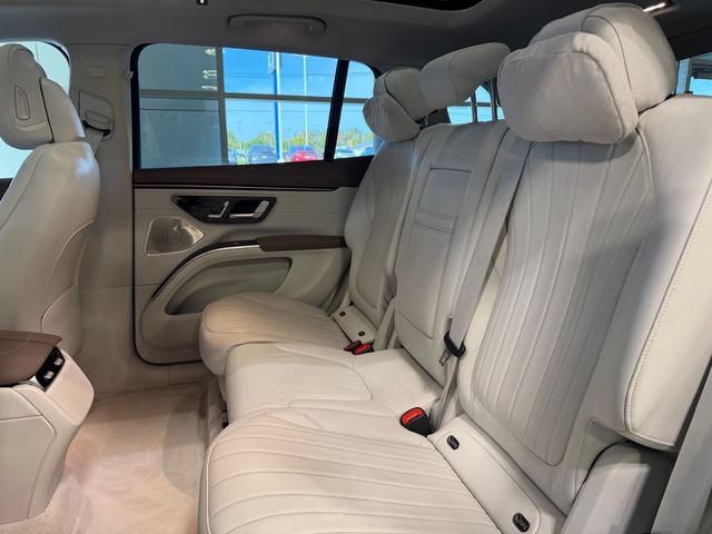 Used 2023 Mercedes-Benz EQS 580 4MATIC SUV image 21