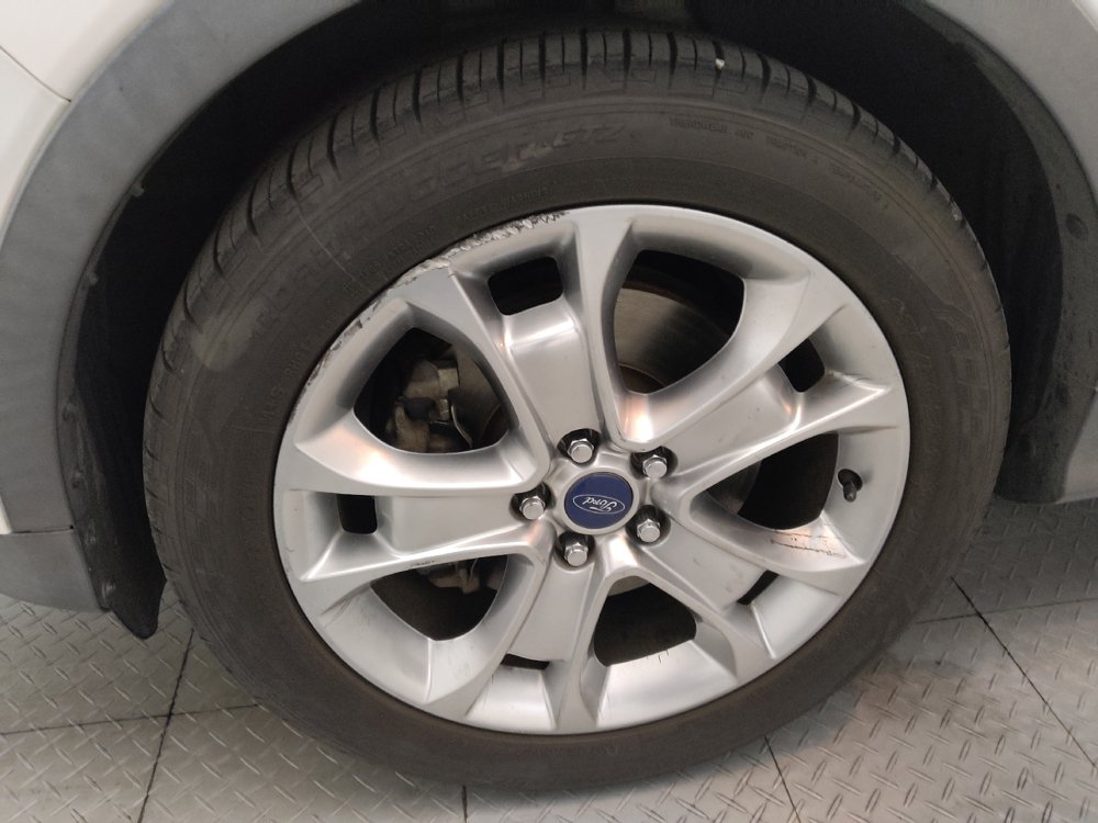 Used 2015 Ford Escape Titanium FWD image 31