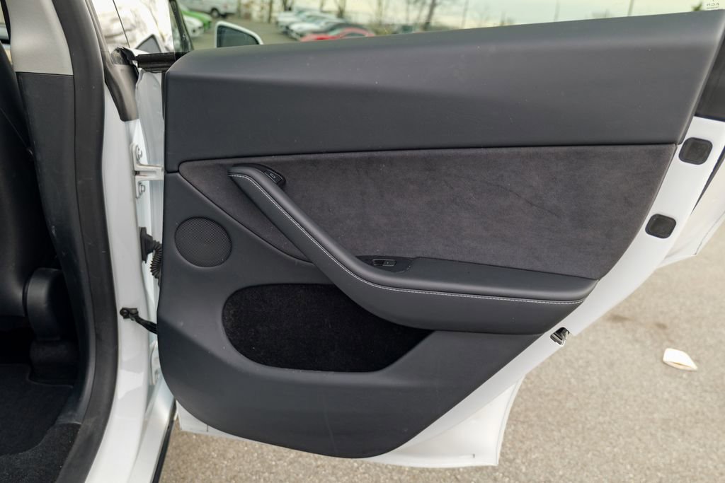 Used 2024 Tesla Model Y Long Range image 28