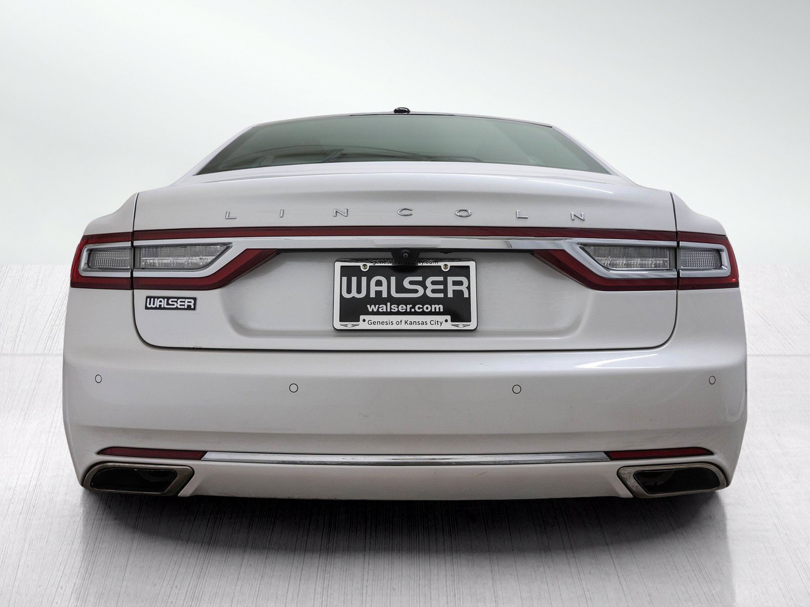 Used 2017 Lincoln Continental Reserve AWD/4WD image 4