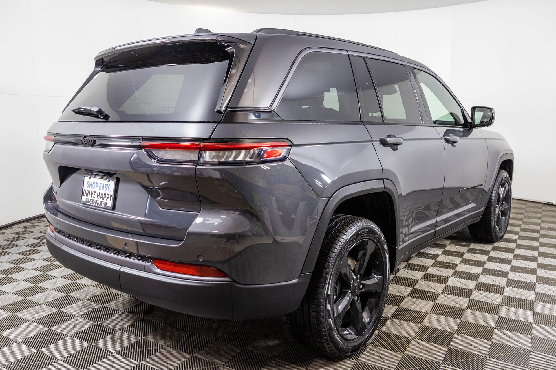 New 2026 Jeep Grand Cherokee Limited image 17