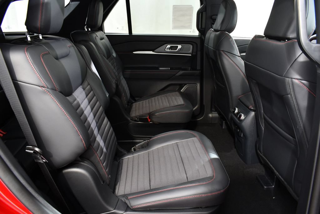 New 2026 Ford Explorer ST-Line w/ ST-Line Street Pack AWD/4WD image 19
