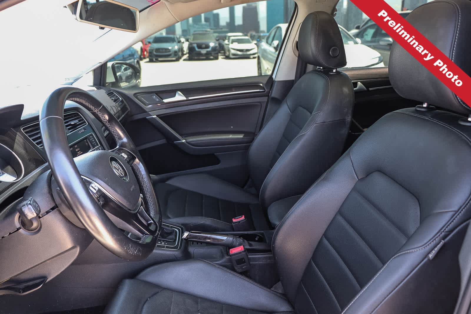 Used 2017 Volkswagen Golf SportWagen FWD image 11
