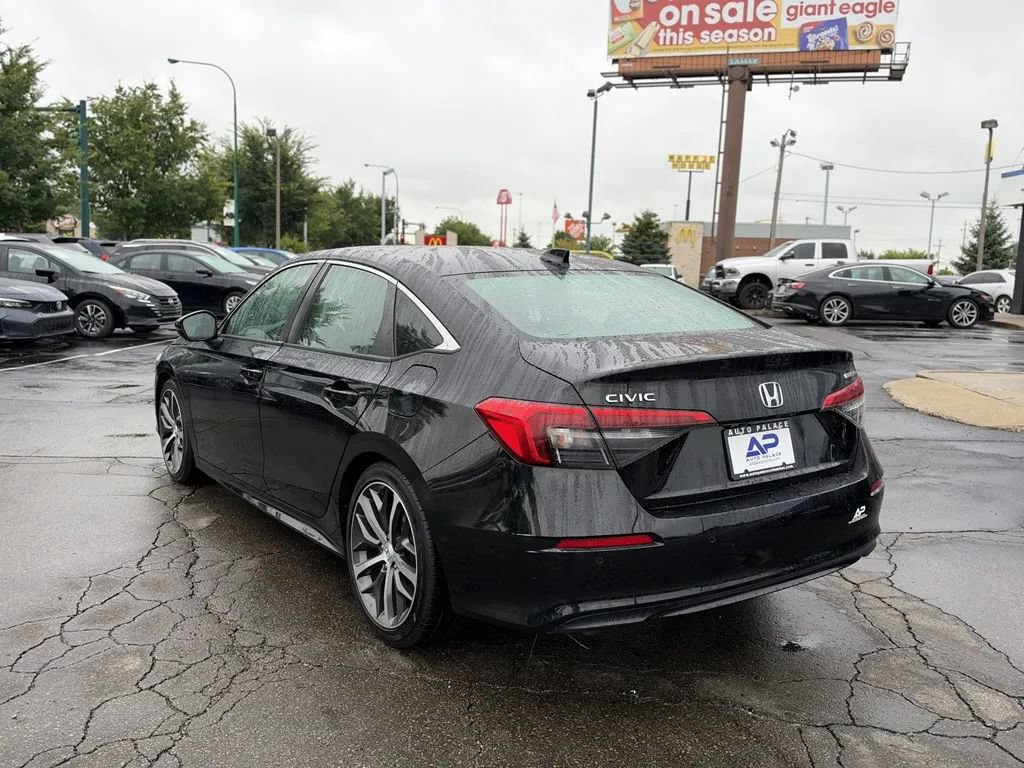 Used 2024 Honda Civic Touring image 4