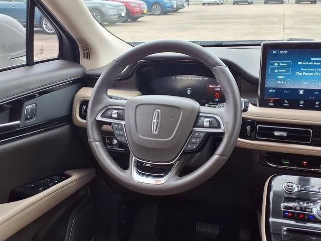 Used 2023 Lincoln Nautilus Reserve image 7