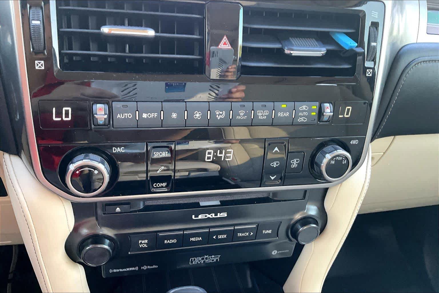 Used 2022 Lexus GX 460 Luxury w/ Sport Design Package AWD/4WD image 33