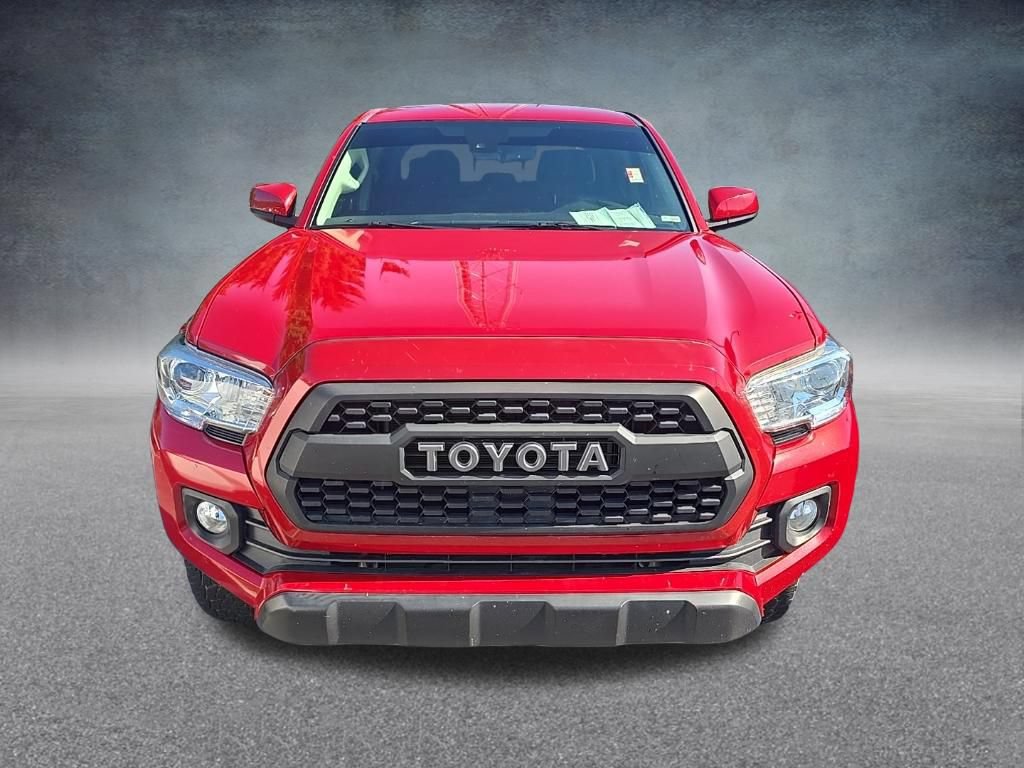 Used 2021 Toyota Tacoma SR5 AWD/4WD image 3