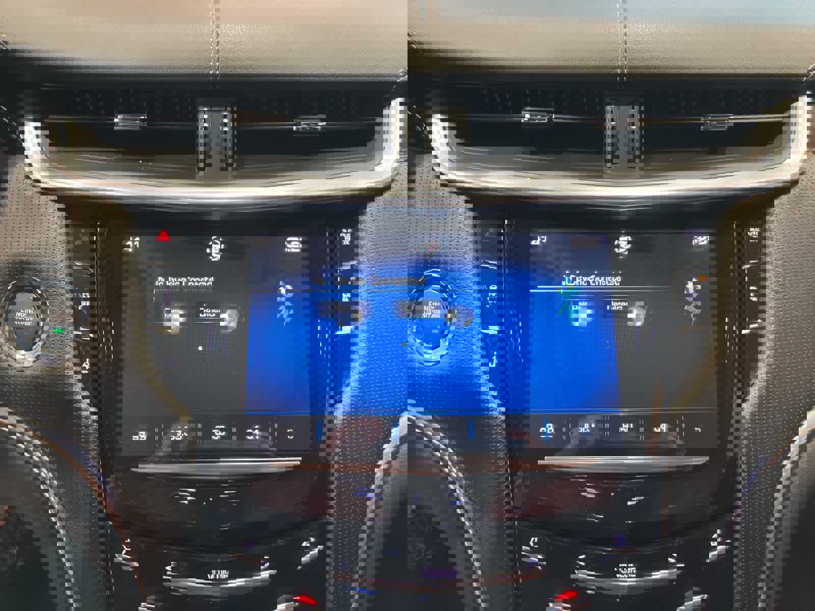 Used 2013 Cadillac XTS Luxury w/ Driver Awareness Package image 19