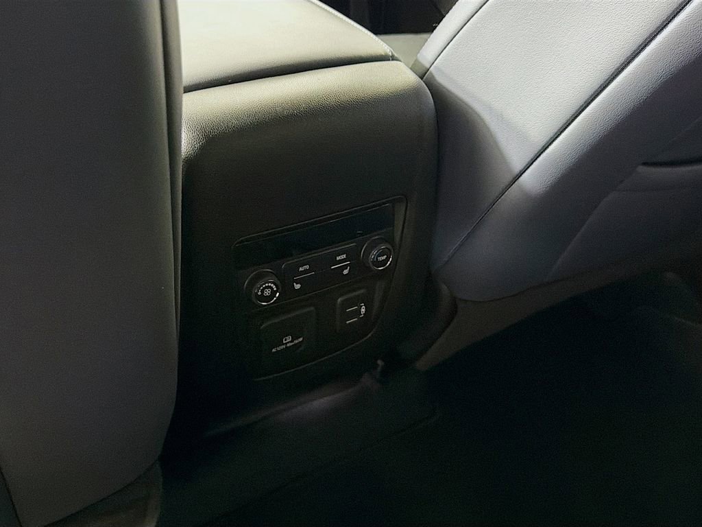 Used 2024 Buick Enclave Premium image 28