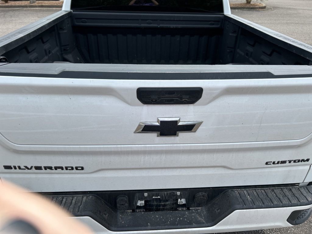Used 2023 Chevrolet Silverado 1500 Custom w/ LPO, Dark Essentials Package image 5