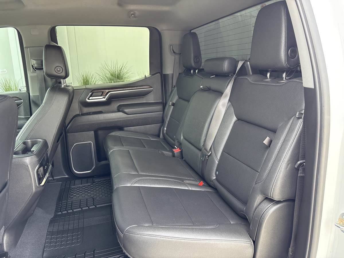 Used 2023 GMC Sierra 1500 SLT w/ SLT Premium Package AWD/4WD image 11