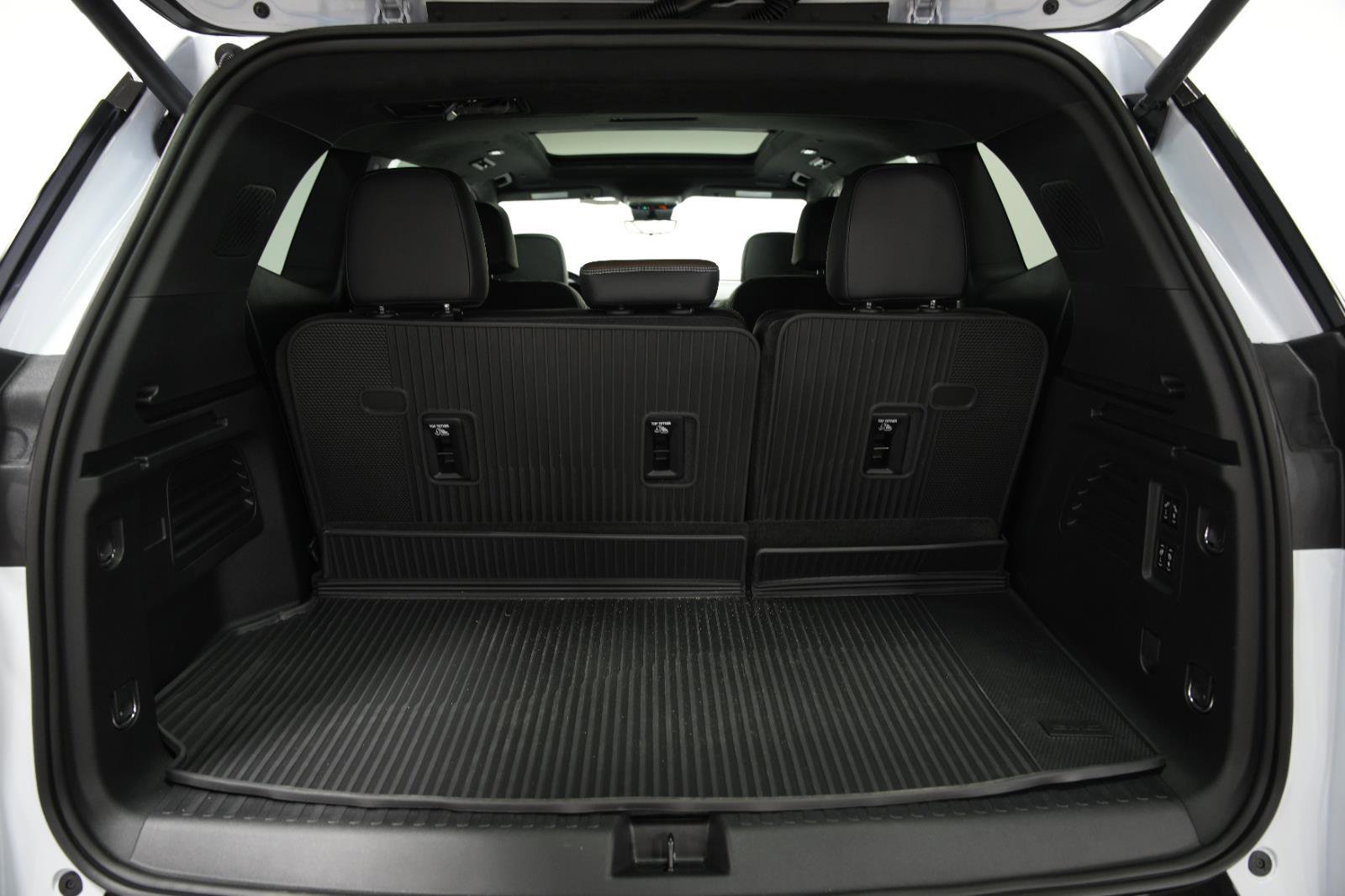 New 2026 GMC Acadia Denali Ultimate w/ LPO, Floor Liner Package image 13