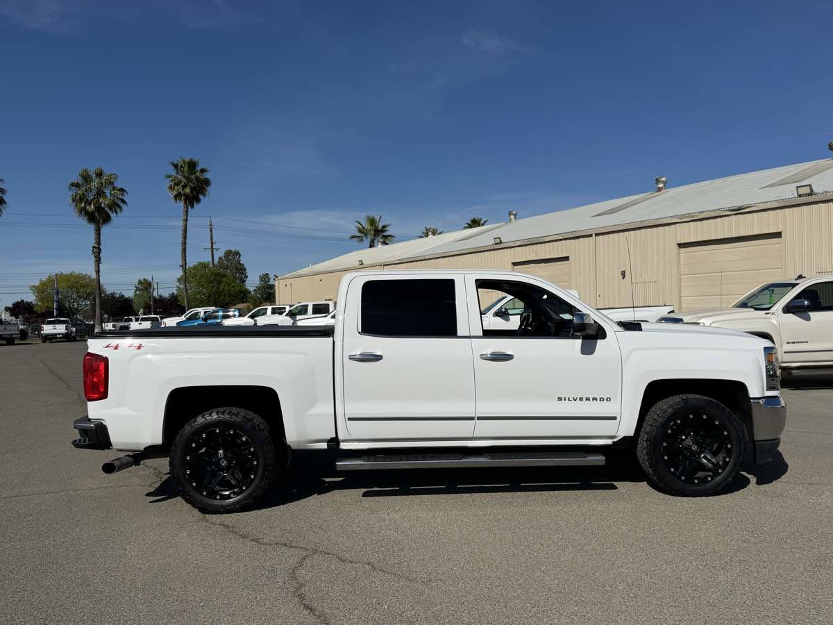Used 2018 Chevrolet Silverado 1500 LTZ w/ Sport Package AWD/4WD image 12