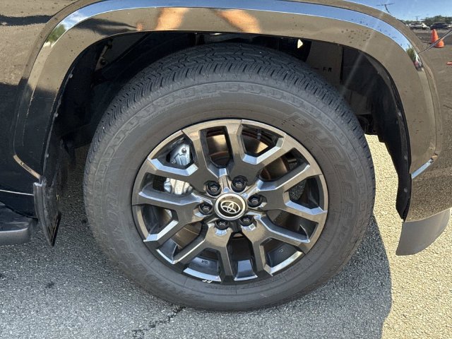 Used 2024 Toyota Sequoia Platinum AWD/4WD image 7