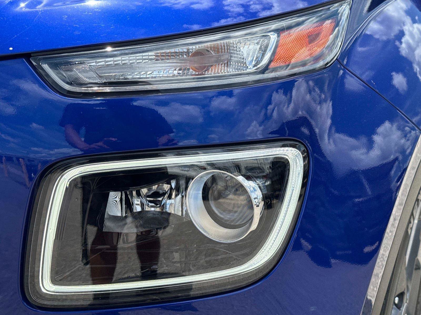 Used 2025 Hyundai Venue Limited FWD image 10