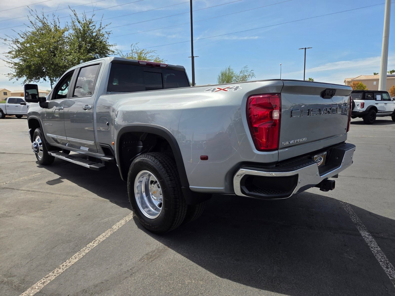 Used 2025 Chevrolet Silverado 3500 LT w/ Safety Package AWD/4WD image 4