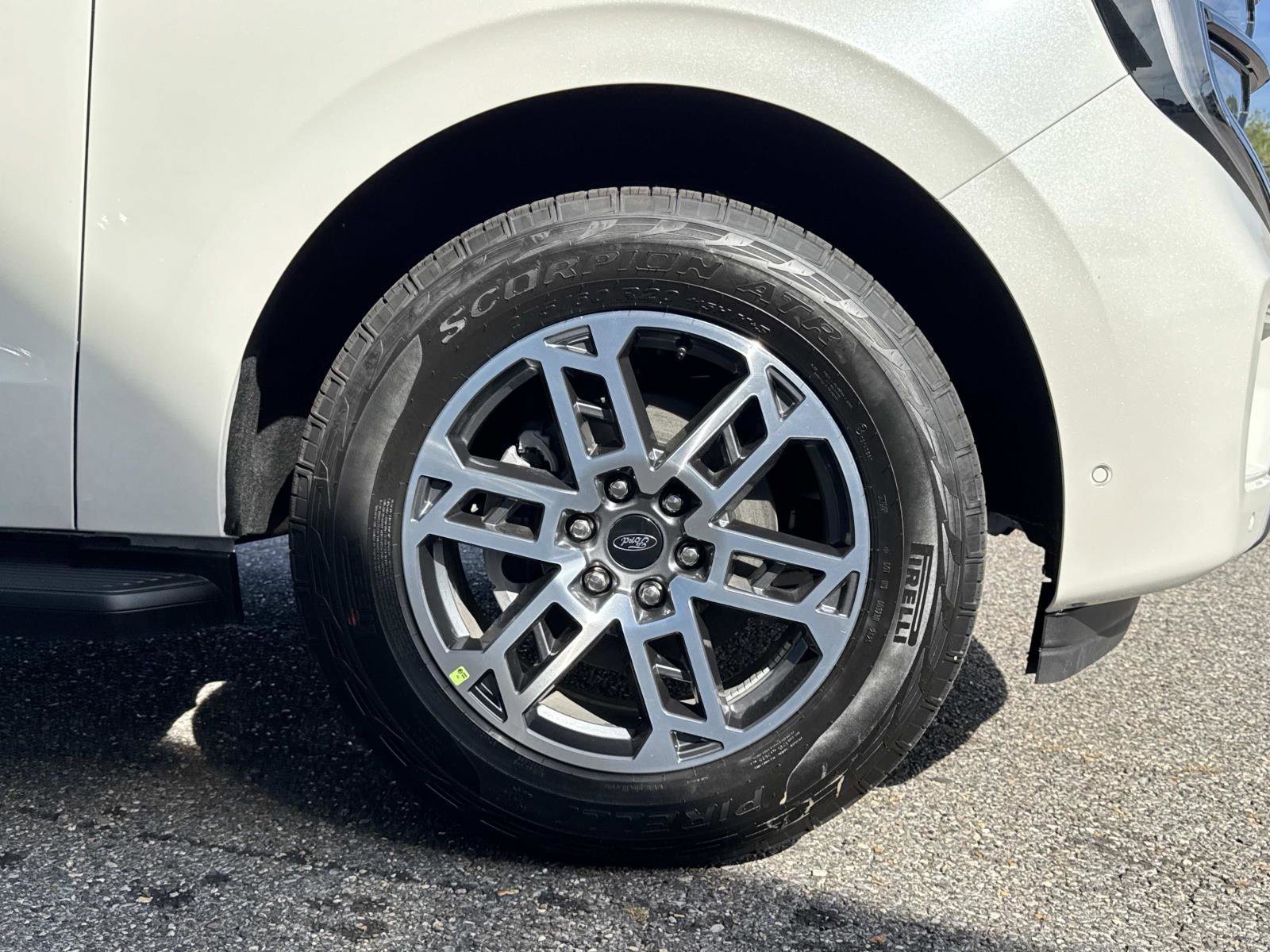 New 2025 Ford Expedition Active image 3