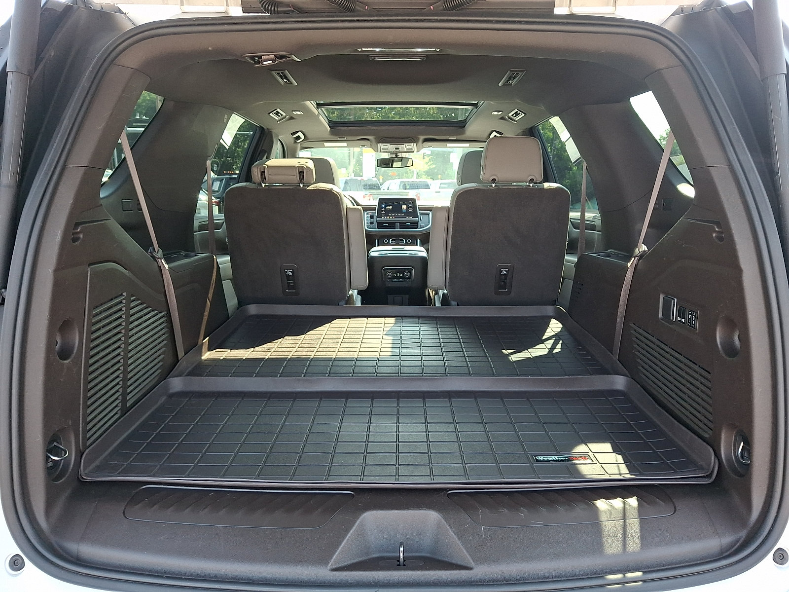 Used 2021 Chevrolet Tahoe LT w/ LT Signature Package AWD/4WD image 28